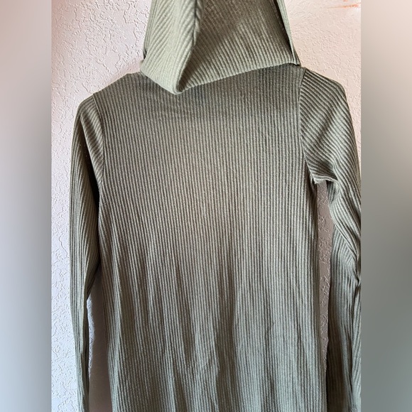 Forever 21 Olive green Cardigan💚 - Picture 7 of 7